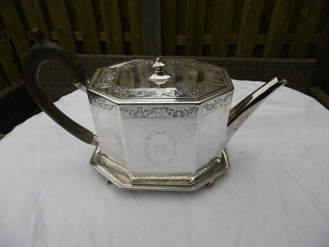 1787 fine George 111 silver teapot and stand by Royal makers Wakelin and Taylor 670g