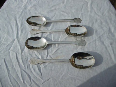1690 rare set of 4 Trefid spoons, great crest , rubbed hallmarks 220g