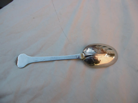 1678 beautiful Charles 11 Lace back tablespoon by Robert King 41g