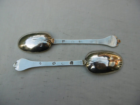1691 very rare pair of William and Mary Trefid spoons by Thomas Allen
