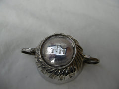 1696 lovely small William 111 porringer by maker PH 21g