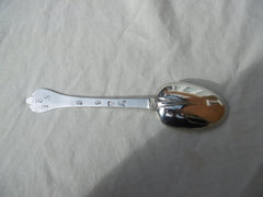 1697 excellent William 111 trefid by William Penstone great hallmarks 47g