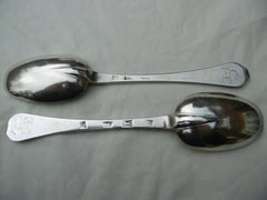 1699 rare pair of William 111 Dognose tablespoons by Isaac Davenport 114g