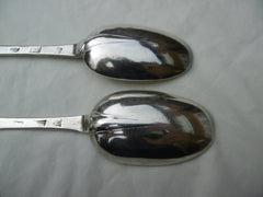1699 rare pair of William 111 Dognose tablespoons by Isaac Davenport 114g