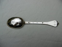 1700 lovely William 111 trefid spoon by William Matthew good marks 40g