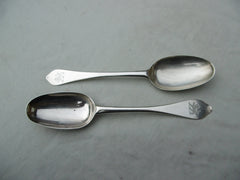 1704 fine pair of Queen Anne Dognose tablespoons by A Archer nice crest