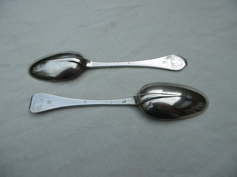 1706 very rare pair of Scottish Queen Anne Dognose tablespoons by Richard Rae