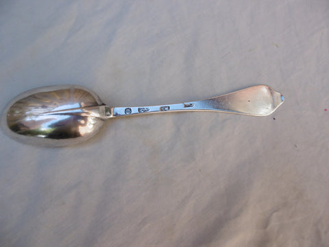 1707 fine Queen Anne Dognose spoon by Andrew Archer great hallmarks 46 grams