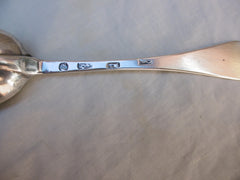 1707 fine Queen Anne Dognose spoon by Andrew Archer great hallmarks 46 grams