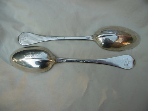1708 fine rare pair of Queen Anne Dognose spoons by A Archer 112g
