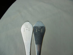 1708 fine rare pair of Queen Anne Dognose spoons by A Archer 112g