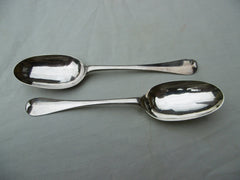 1709 rare pair of Queen Anne rat tail tablespoons by Henry Greene 120g mirror crest