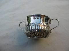 1709 lovely Queen Anne Childs porringer by maker Co 20 grams