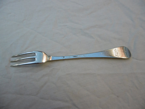 1715 rare George 1st Britannia standard 3 pronged fork with Stag Crest 43 grams