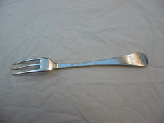 1715 rare George 1st Britannia standard 3 pronged fork with Stag Crest 43 grams