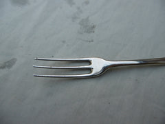 1715 very rare George 1st 3 pronged fork with mirror crest