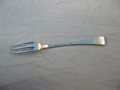 1723 rare George 1st 3pronged dessert fork by Paul Hanet nice crest 25 grams