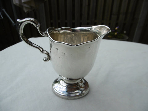 1724 fine very rare George 1st cast Helmet cream jug 180g