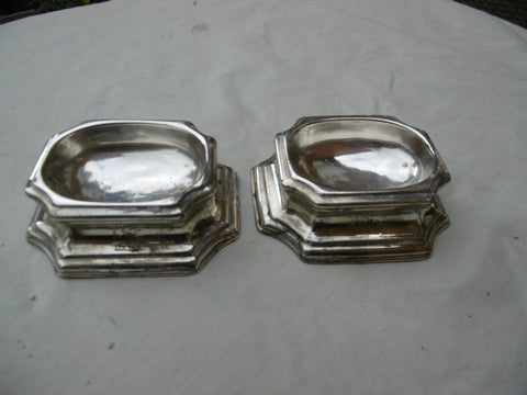 1725 fine pair of George 1st salt by Edward Wood, good hallmarks and crest 140g