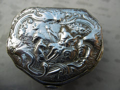1741 lovely George 11 snuff box with Neptune scene by R Cox fully hallmarked 65g