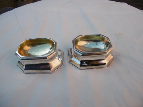 1743 fine pair of George 11 Trencher salts by David Hennell 90 grams