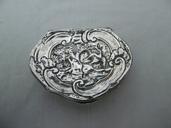 1744 very nice fully hallmarked George 11 snuff box by R Cox 43g