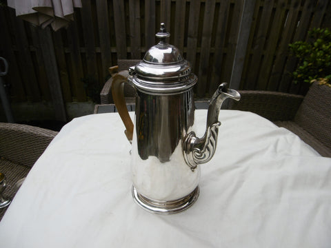 1748 fine George 11 silver coffee pot by Richard Gurney 640 grams