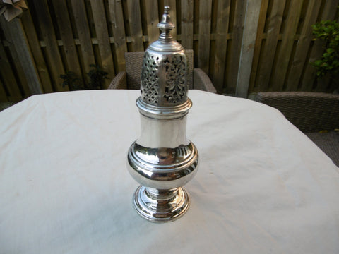 1749 fine large George 11 caster by Jabez Daniel 174 grams