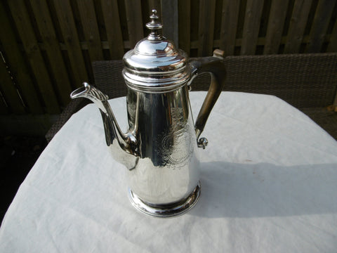 1754 fine George 11 coffee pot with stunning Armorial crest 510 grams see photos