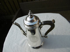 1754 fine George 11 coffee pot with stunning Armorial crest 510 grams see photos