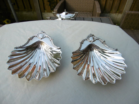 1759 fine pair of George 11 silver butter shells or dishes by William Plummer 200 grams