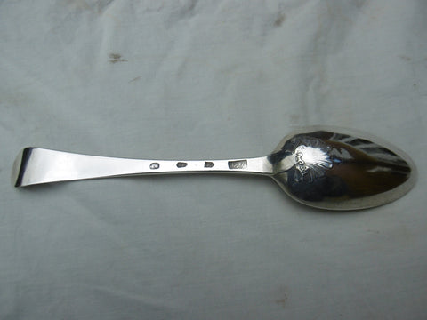 1761 stunning Irish George 111 shell back tablespoon by David Peter 76g