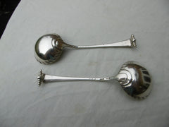 1762 Beautiful pair of George 111 Onslow sauce ladles by WJ 112 grams