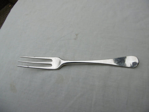 1764 fine Georgian silver 3 pronged fork with lovely crest 60g