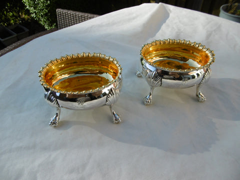 1768 stunning pair of George 111 salts by David Hennell with gilded interior and nice crest