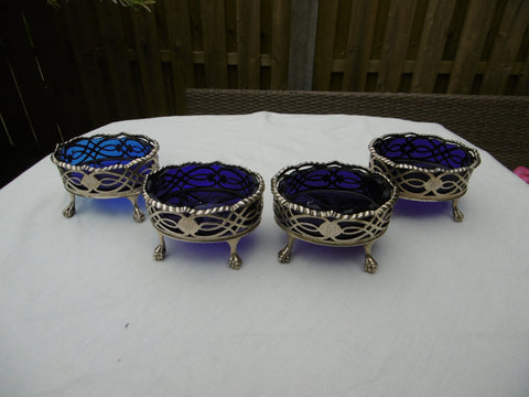 1768 matching set of 4 Georgian silver salts by the Hennells with liners