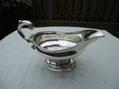 1778 fine Georgian Scottish silver sauce boat by James Welch 230g