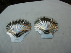 1785 nice pair of George 111 butter shells / dishes by maker R Hennell 140g