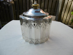 1786 stunning fluted George 111 silver tea caddy by Robert Hennell 460 grams see photos