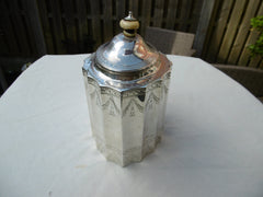 1786 stunning fluted George 111 silver tea caddy by Robert Hennell 460 grams see photos