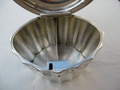 1786 stunning fluted George 111 silver tea caddy by Robert Hennell 460 grams see photos