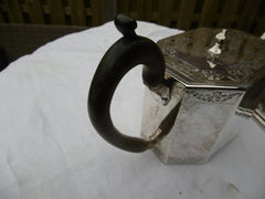 1787 fine George 111 silver teapot and stand by Royal makers Wakelin and Taylor 670g