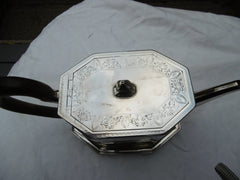 1787 fine George 111 silver teapot and stand by Royal makers Wakelin and Taylor 670g