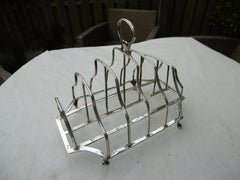 1792 lovely George 111 toast rack by Charles Hougham 165 grams with crest