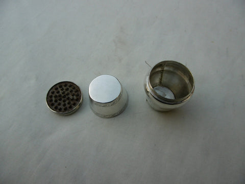 1802 George 111 barrel nutmeg grater by J Taylor full hallmarked