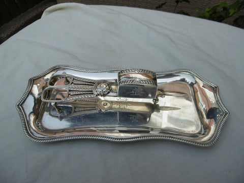 1806 fine Georgian silver Snuff tray and Snuffers with matching period crest 300g