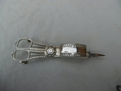 1806 fine Georgian silver Snuff tray and Snuffers with matching period crest 300g