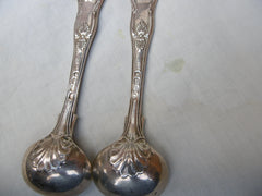 1831 top quality pair of Kings pattern mustard spoons by William Ely gilded bowls