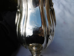 1832 stunning William 1V rococo style silver sauce boats 800 grams nice crest.