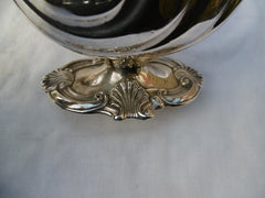 1832 stunning William 1V rococo style silver sauce boats 800 grams nice crest.